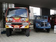 008hino.jpg