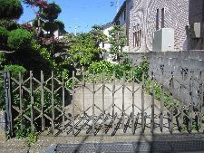 002ext.jpg
